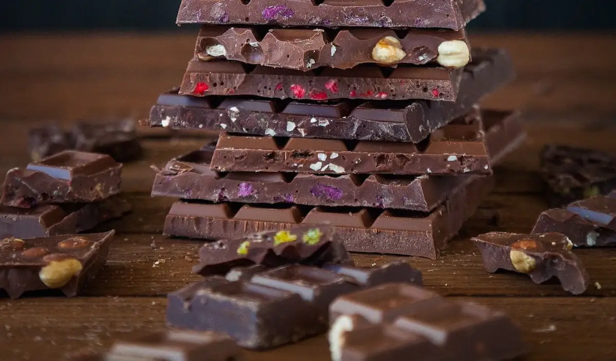 Zartschmelzender Genuss mit der Hello Schokolade vegan von Lindt Zartschmelzender Genuss mit der Hello Schokolade vegan von Lindt